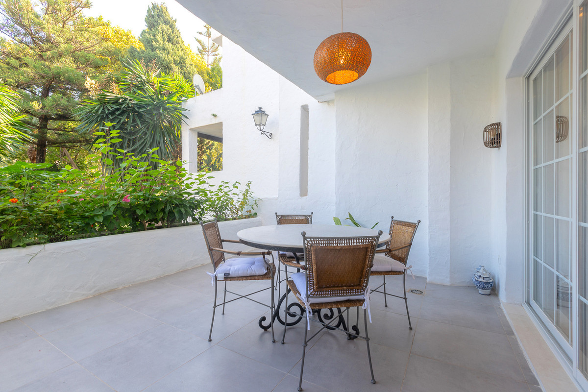 2 Bed Apartment for sale in The Golden Mile Costa Del Sol, Málaga, Spain