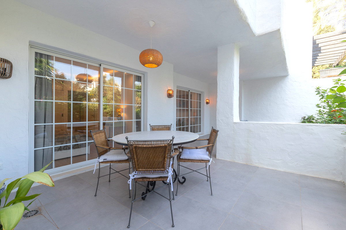 2 Bed Apartment for sale in The Golden Mile Costa Del Sol, Málaga, Spain