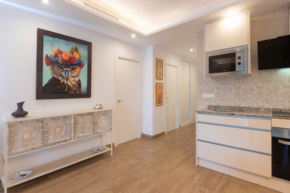 2 Bed Apartment for sale in The Golden Mile Costa Del Sol, Málaga, Spain