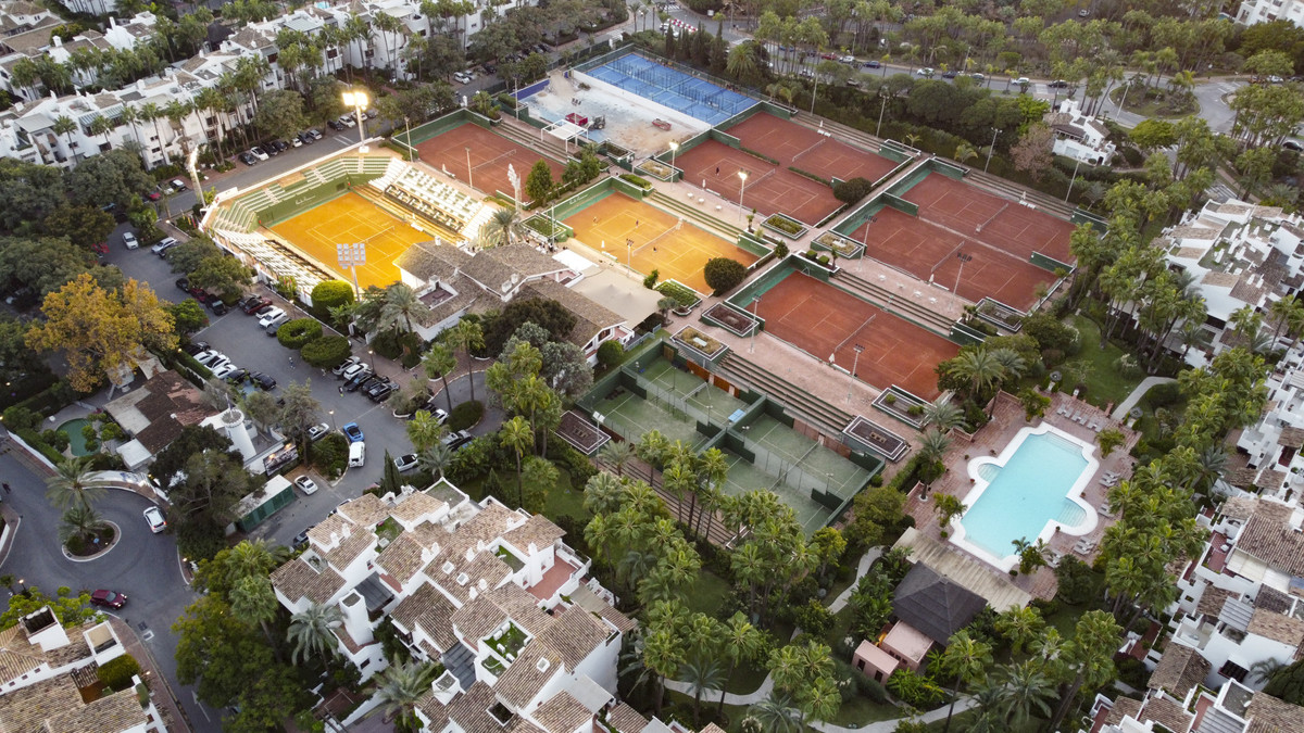 2 Bed Apartment for sale in The Golden Mile Costa Del Sol, Málaga, Spain
