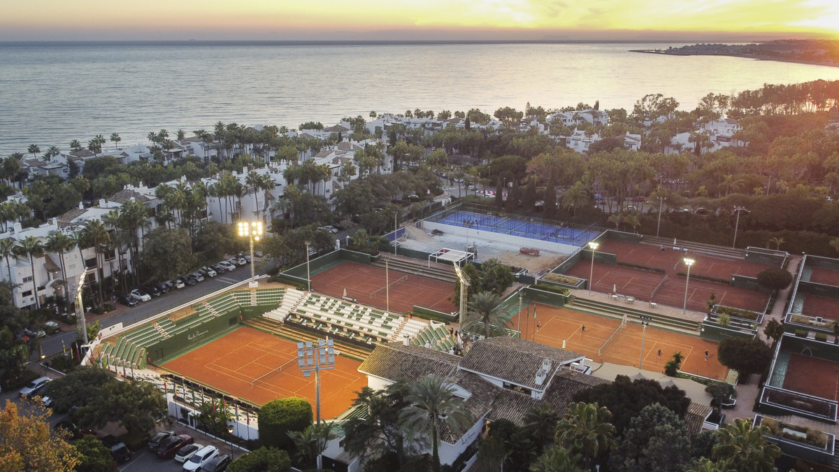 2 Bed Apartment for sale in The Golden Mile Costa Del Sol, Málaga, Spain
