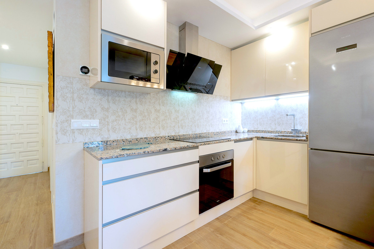 2 Bed Apartment for sale in The Golden Mile Costa Del Sol, Málaga, Spain