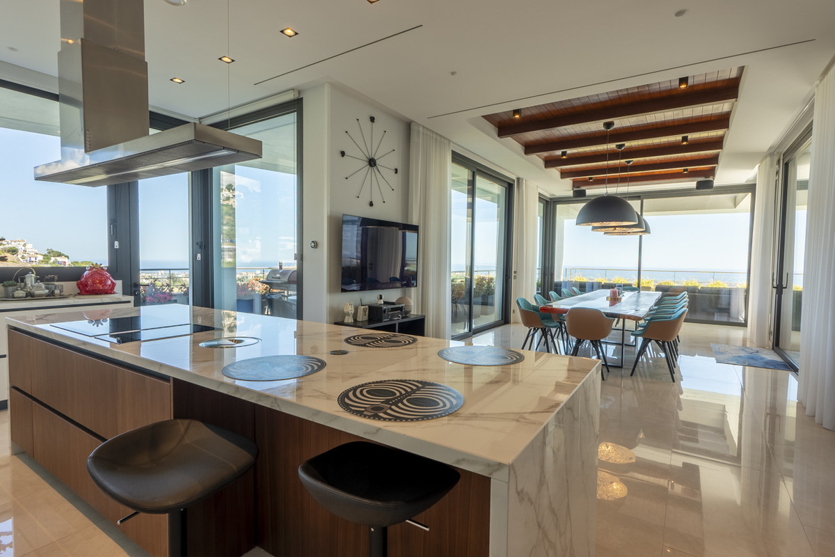 Se vende Villa - Chalet de 12 dormitorios en Costa Del Sol, Málaga, España