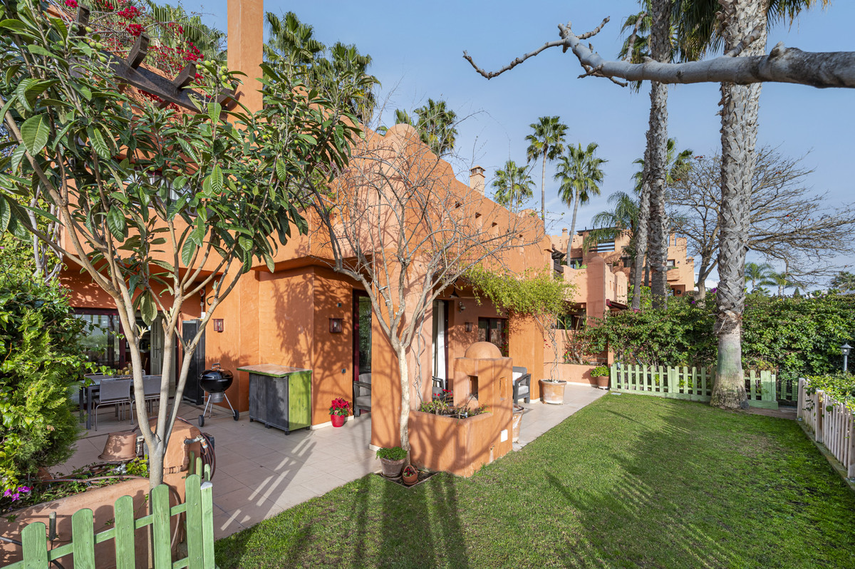 4 Bed Townhouse for sale in The Golden Mile Costa Del Sol, Málaga, Spain