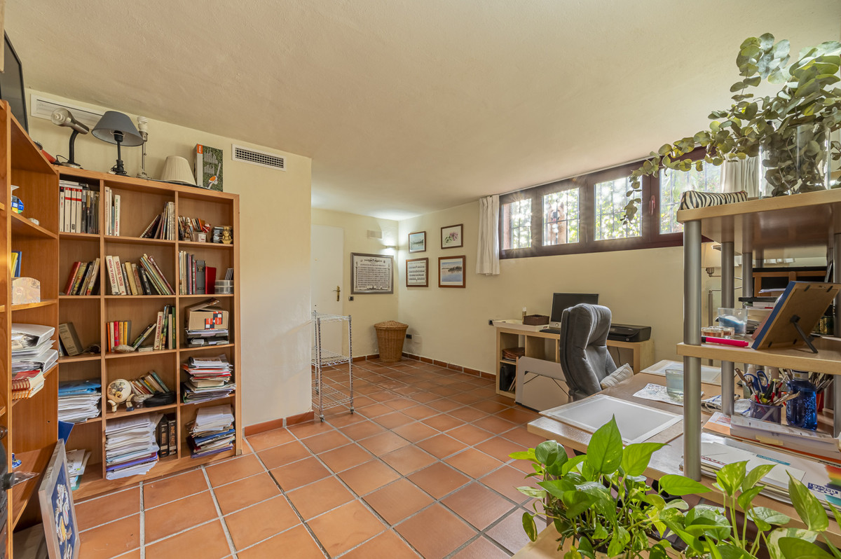 4 Bed Townhouse for sale in The Golden Mile Costa Del Sol, Málaga, Spain