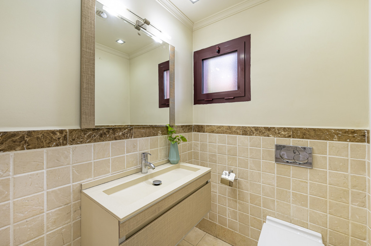 4 Bed Townhouse for sale in The Golden Mile Costa Del Sol, Málaga, Spain
