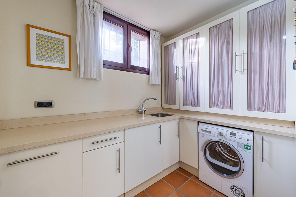 4 Bed Townhouse for sale in The Golden Mile Costa Del Sol, Málaga, Spain