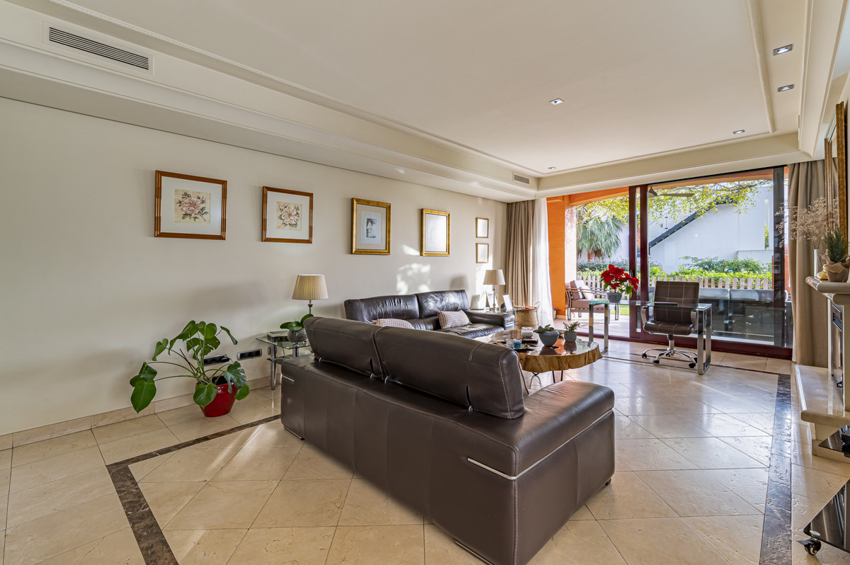 4 Bed Townhouse for sale in The Golden Mile Costa Del Sol, Málaga, Spain