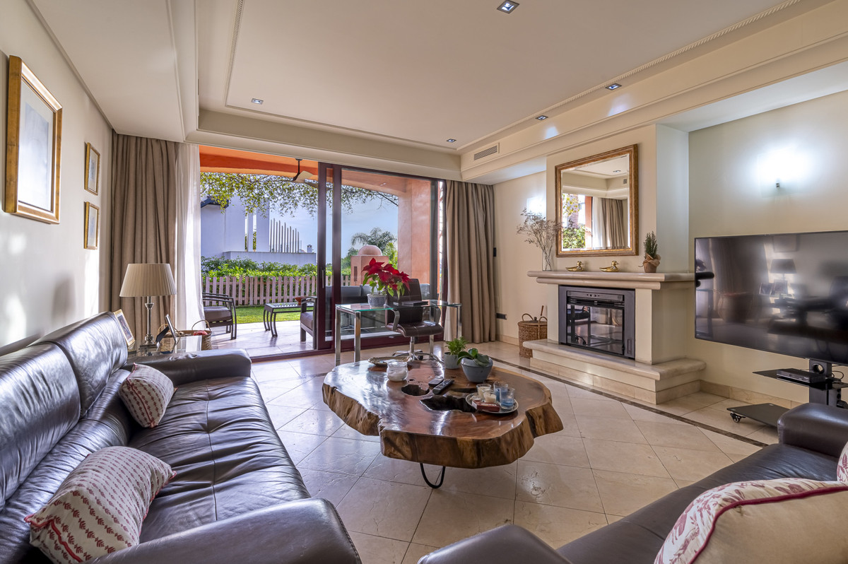 4 Bed Townhouse for sale in The Golden Mile Costa Del Sol, Málaga, Spain