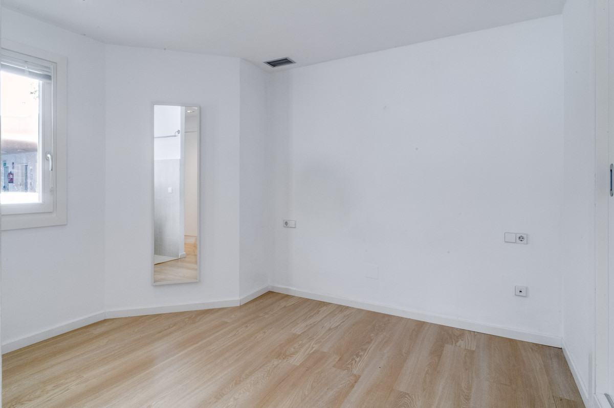 2 Bed Apartment for sale in Puerto Banús Costa Del Sol, Málaga, Spain