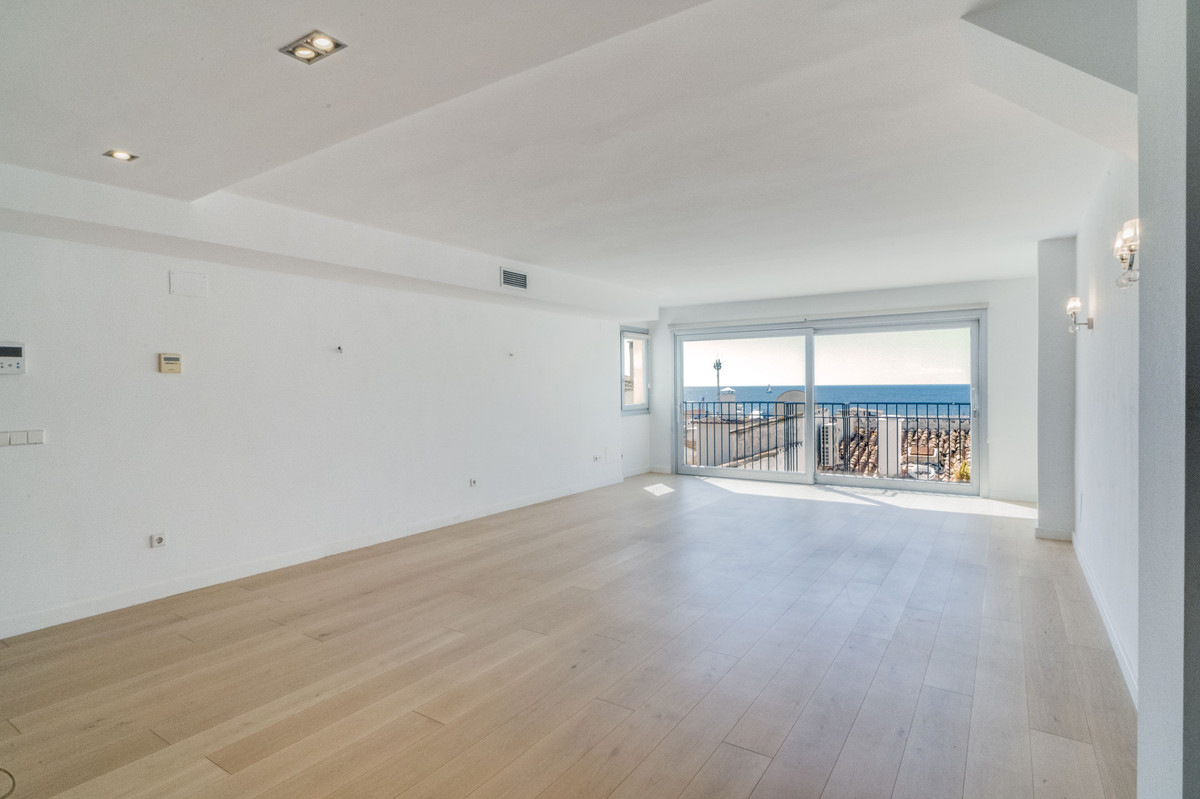 2 Bed Apartment for sale in Puerto Banús Costa Del Sol, Málaga, Spain