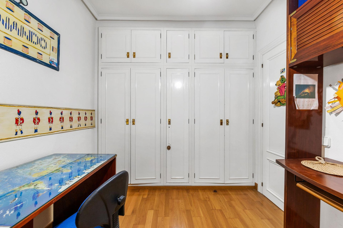 Se vende Apartamento Planta Media de 4 dormitorios en Costa Blanca, Alicante, España