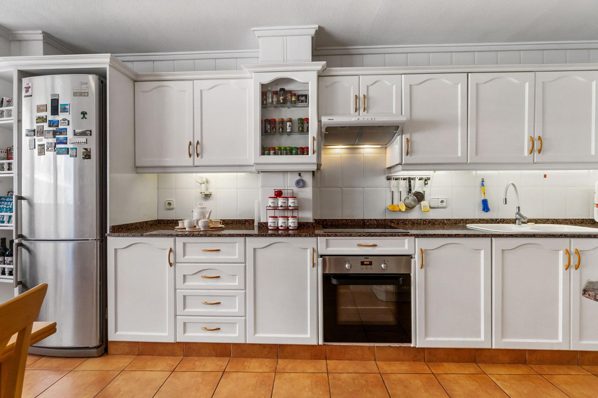 Se vende Apartamento Planta Media de 4 dormitorios en Costa Blanca, Alicante, España