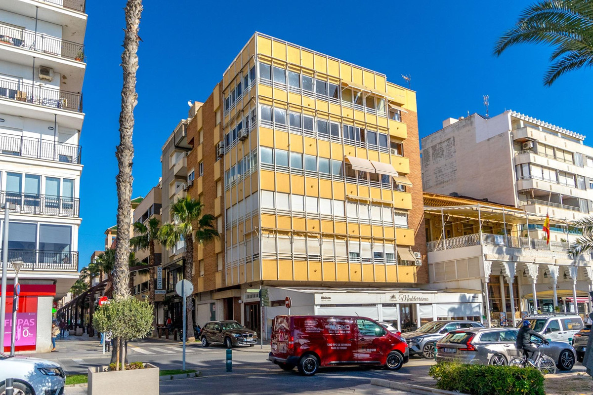 Se vende Apartamento Planta Media de 4 dormitorios en Costa Blanca, Alicante, España