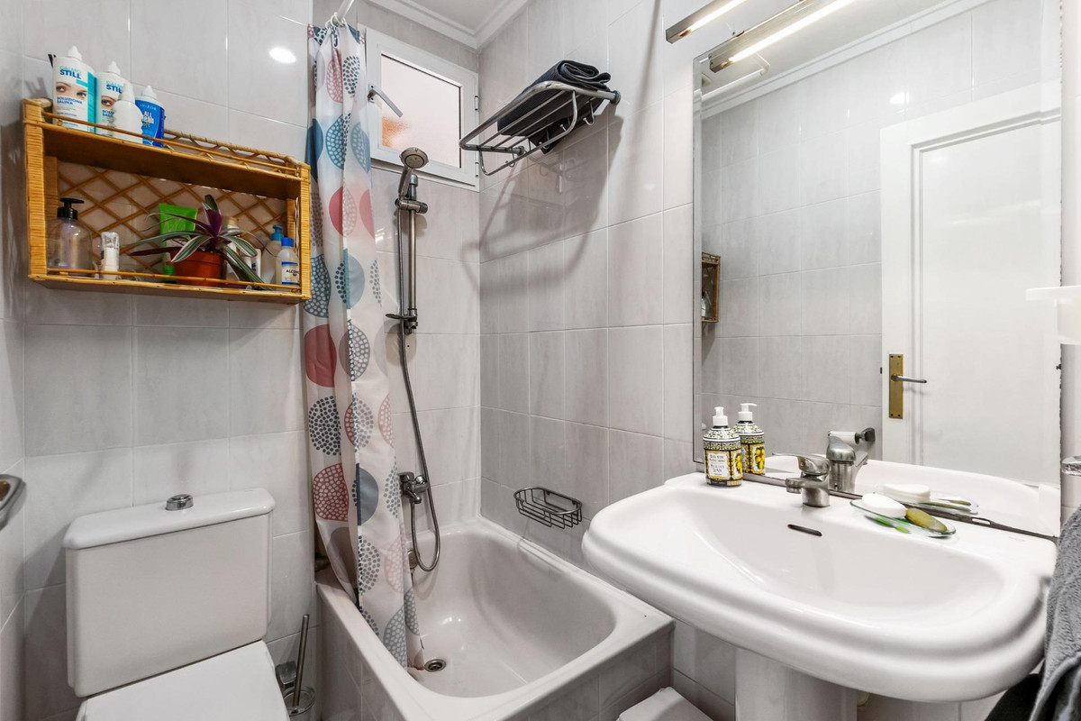 Se vende Apartamento Planta Media de 4 dormitorios en Costa Blanca, Alicante, España