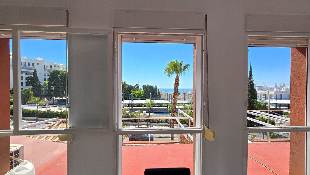 3 Bed Apartment for sale in La Carihuela Costa Del Sol, Málaga, Spain