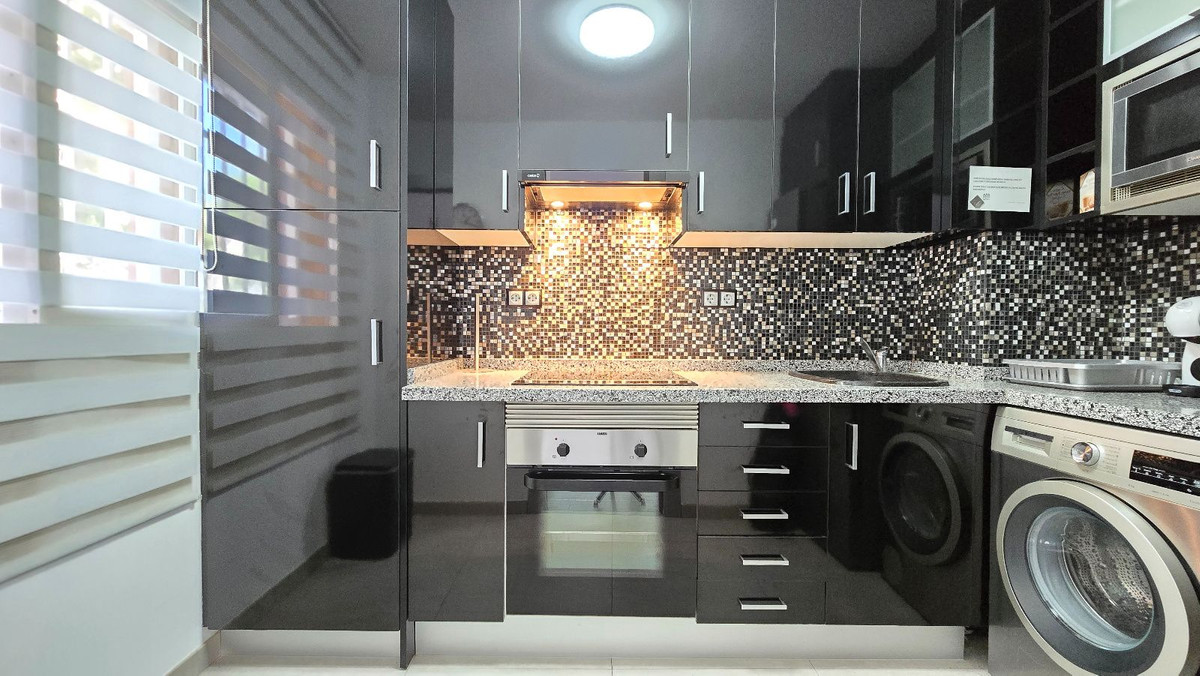 3 Bed Apartment for sale in La Carihuela Costa Del Sol, Málaga, Spain