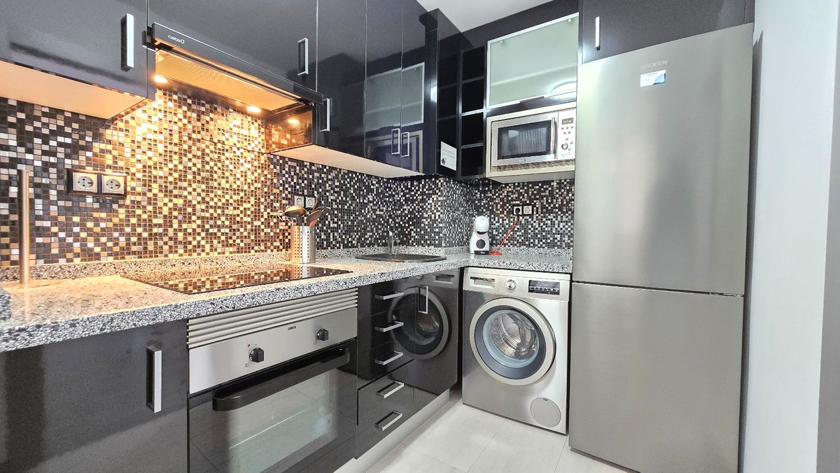 3 Bed Apartment for sale in La Carihuela Costa Del Sol, Málaga, Spain