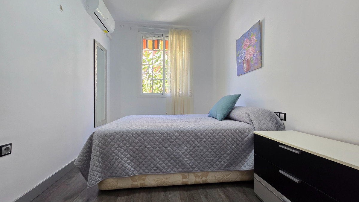 3 Bed Apartment for sale in La Carihuela Costa Del Sol, Málaga, Spain