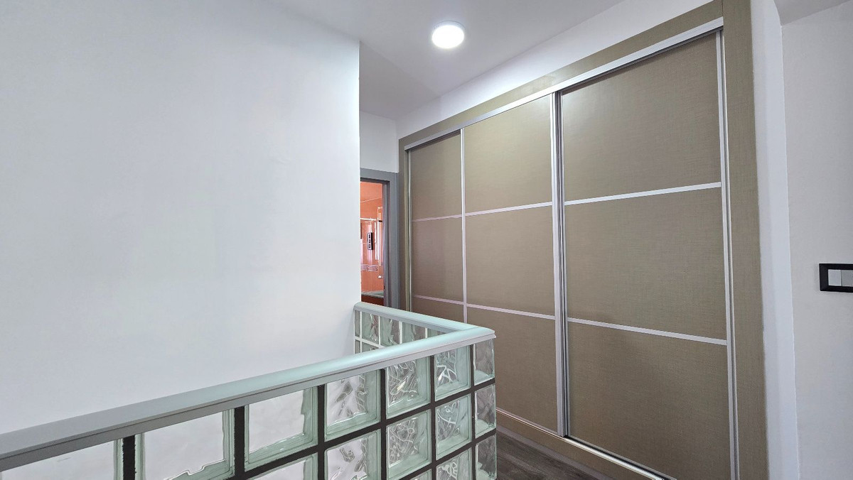 3 Bed Apartment for sale in La Carihuela Costa Del Sol, Málaga, Spain