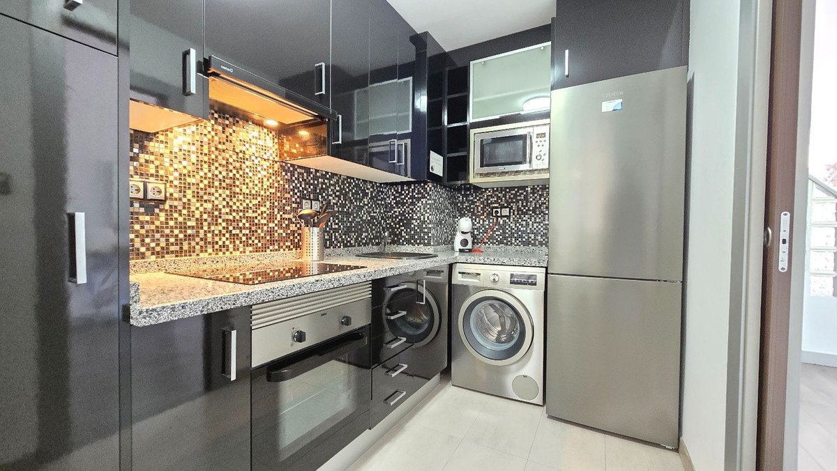 3 Bed Apartment for sale in La Carihuela Costa Del Sol, Málaga, Spain