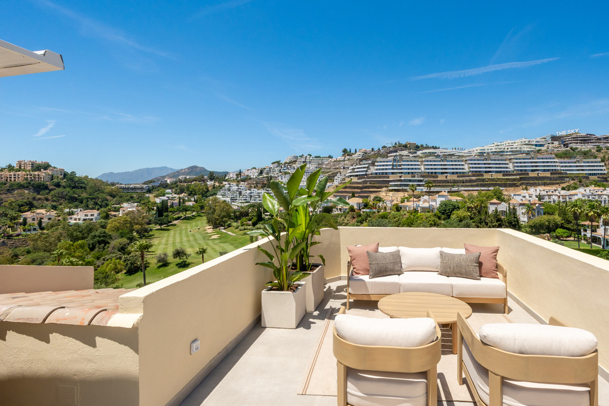 3 Bed Apartment for sale in Benahavís Costa Del Sol, Málaga, Spain