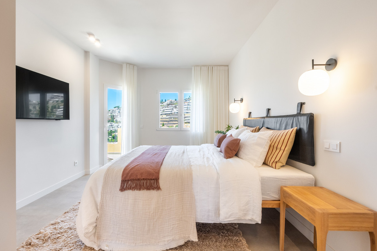 3 Bed Apartment for sale in Benahavís Costa Del Sol, Málaga, Spain