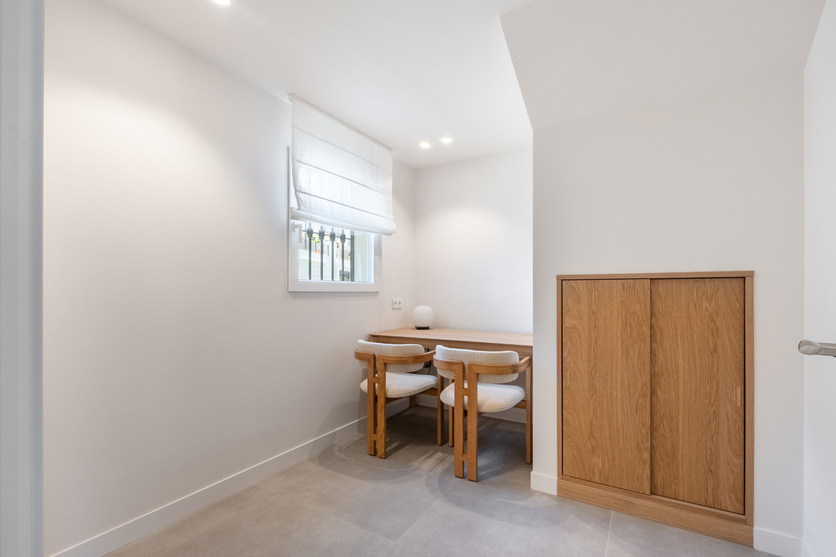 3 Bed Apartment for sale in Benahavís Costa Del Sol, Málaga, Spain