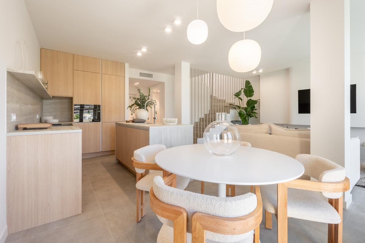3 Bed Apartment for sale in Benahavís Costa Del Sol, Málaga, Spain