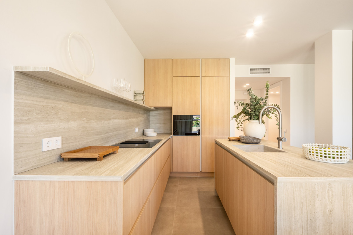 3 Bed Apartment for sale in Benahavís Costa Del Sol, Málaga, Spain