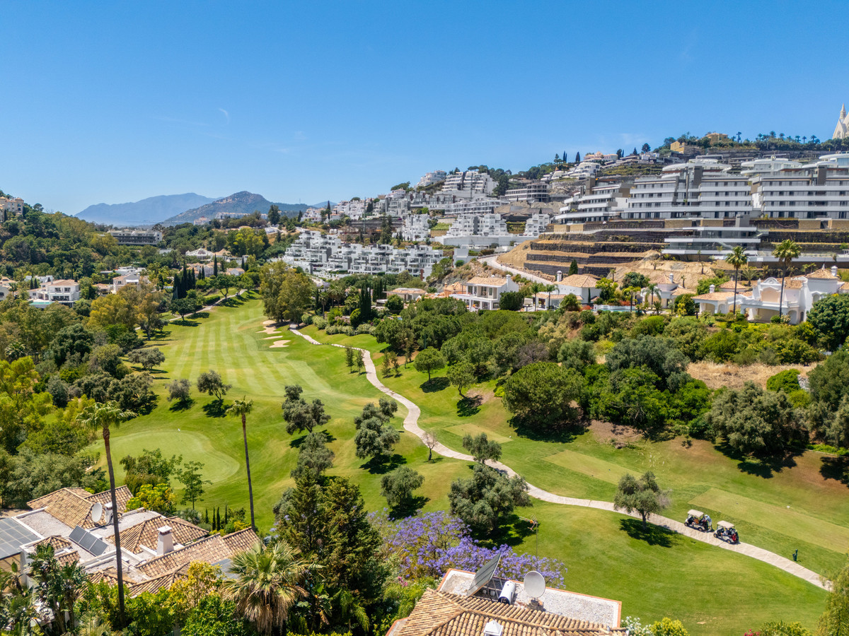 3 Bed Apartment for sale in Benahavís Costa Del Sol, Málaga, Spain