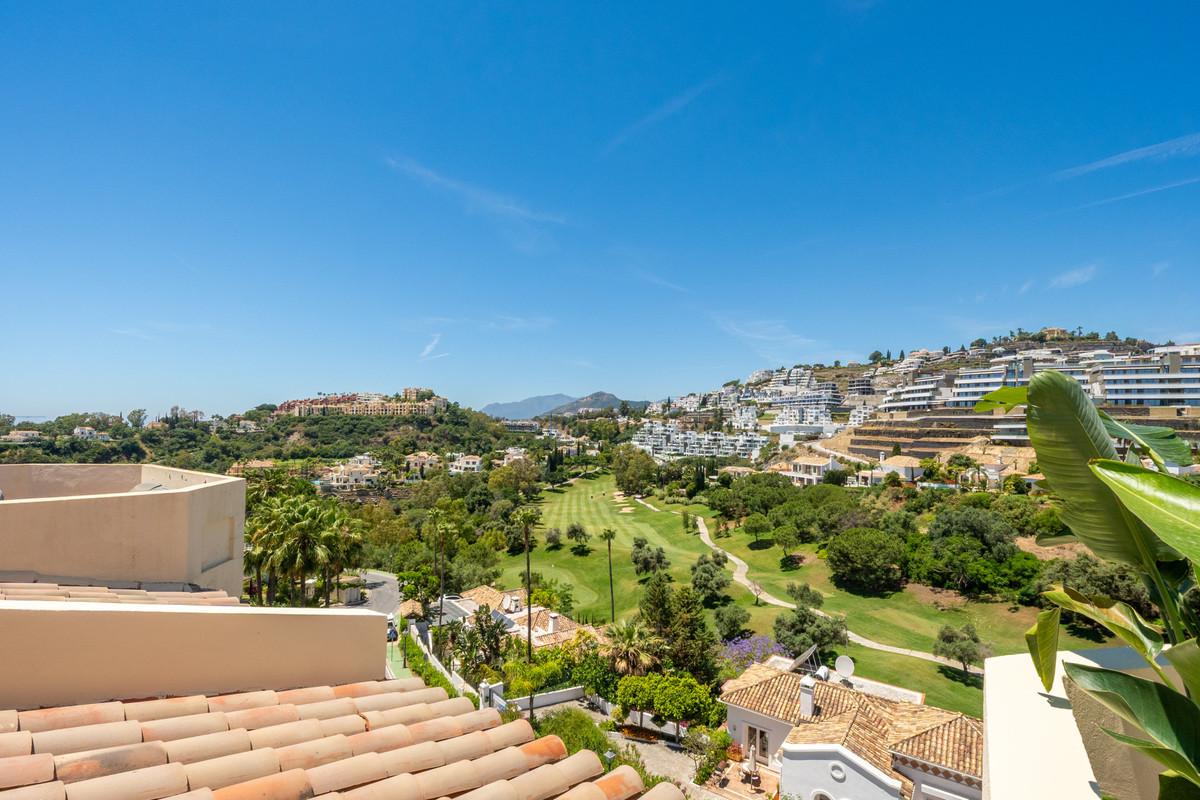 3 Bed Apartment for sale in Benahavís Costa Del Sol, Málaga, Spain