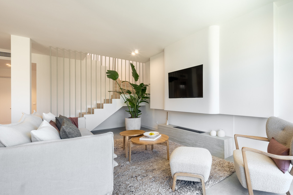 3 Bed Apartment for sale in Benahavís Costa Del Sol, Málaga, Spain