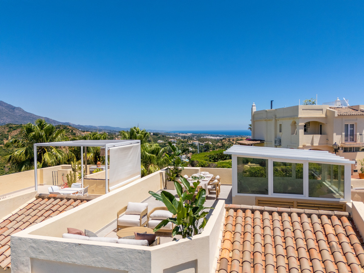 3 Bed Apartment for sale in Benahavís Costa Del Sol, Málaga, Spain