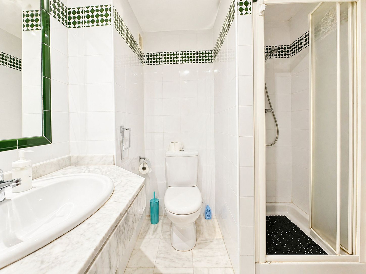 Se vende Apartamento Planta Media de 3 dormitorios en Costa Blanca, Alicante, España