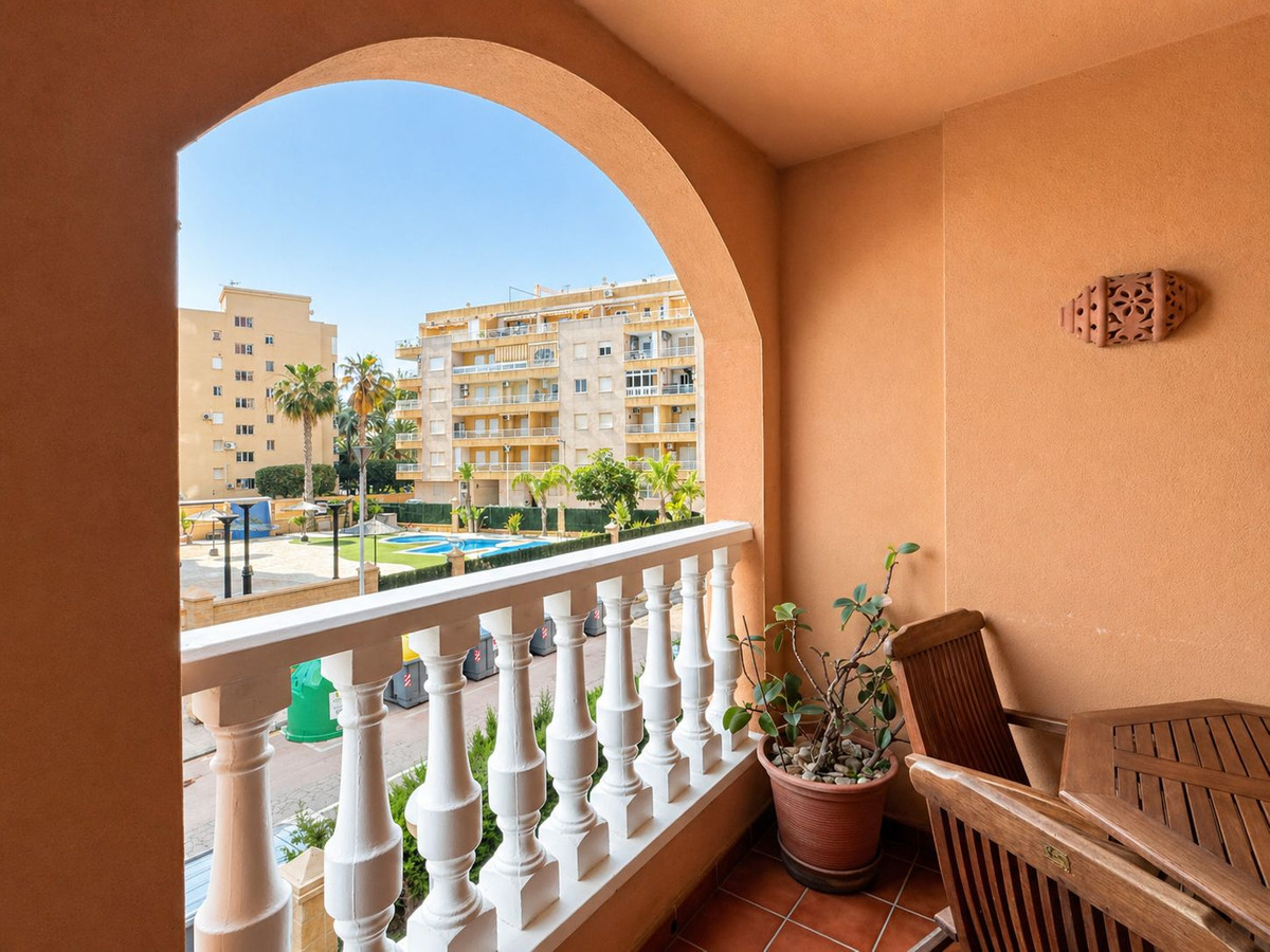 Se vende Apartamento Planta Media de 3 dormitorios en Costa Blanca, Alicante, España