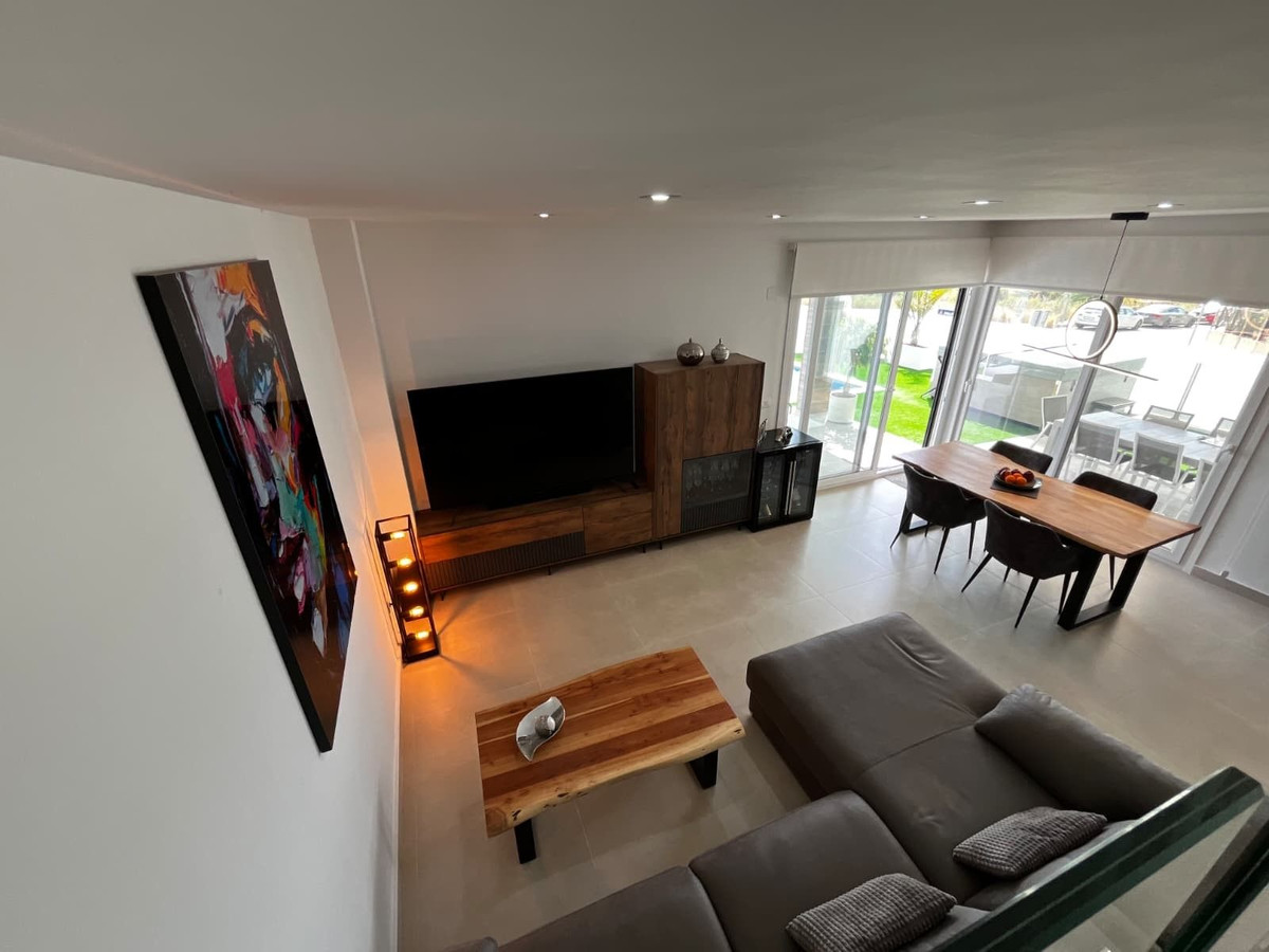 Se vende Villa - Chalet de 3 dormitorios en Costa Blanca, Alicante, España