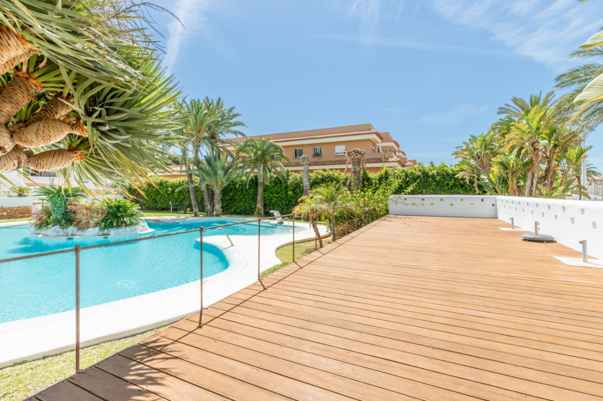 Se vende Apartamento Planta Baja de 3 dormitorios en Costa Blanca, Alicante, España