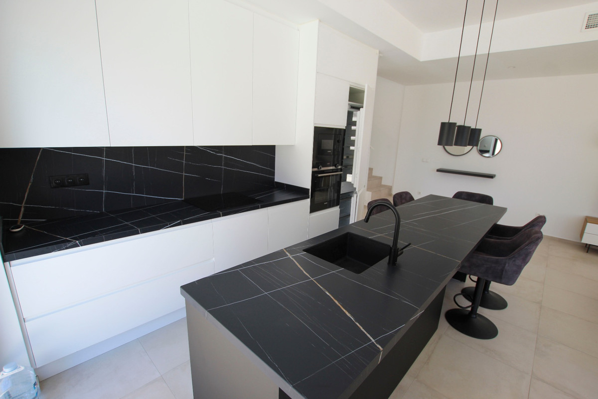 Se vende Villa - Chalet de 3 dormitorios en Costa Blanca, Alicante, España
