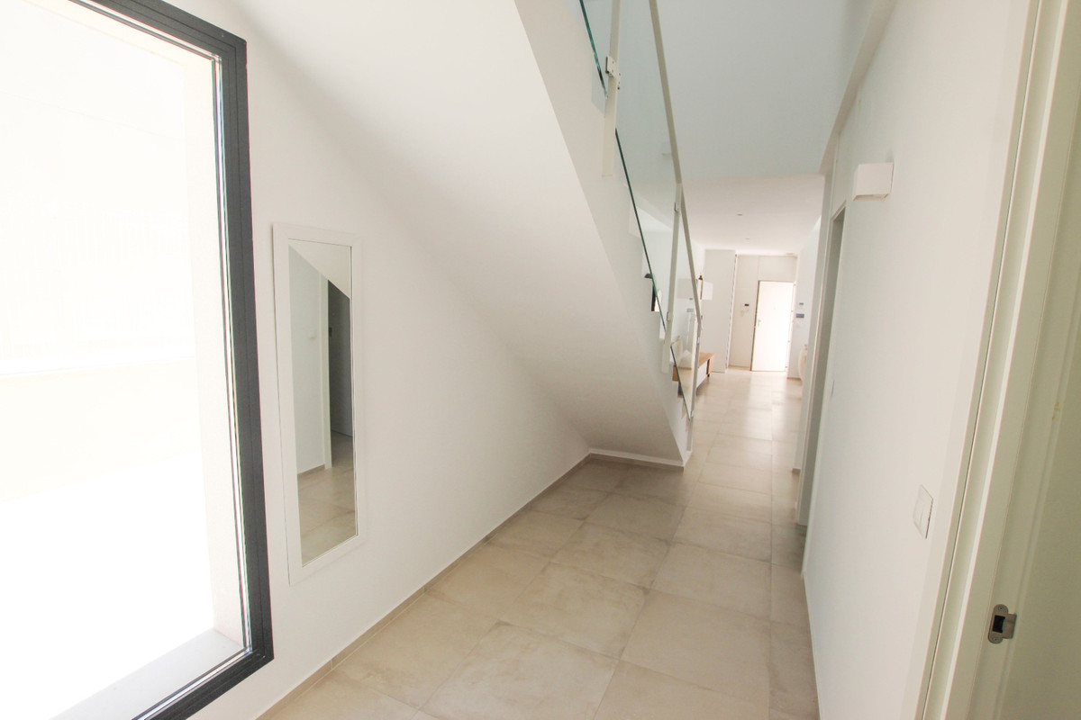 Se vende Villa - Chalet de 3 dormitorios en Costa Blanca, Alicante, España