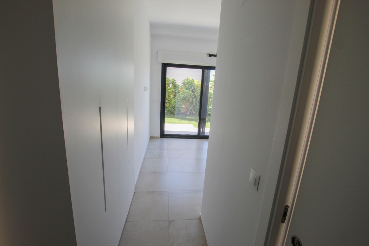 Se vende Villa - Chalet de 3 dormitorios en Costa Blanca, Alicante, España