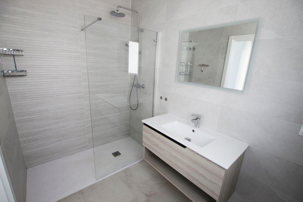 Se vende Villa - Chalet de 3 dormitorios en Costa Blanca, Alicante, España