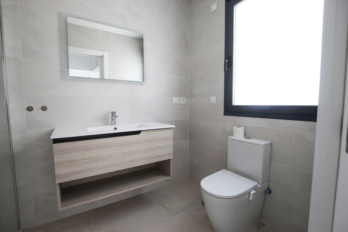 Se vende Villa - Chalet de 3 dormitorios en Costa Blanca, Alicante, España