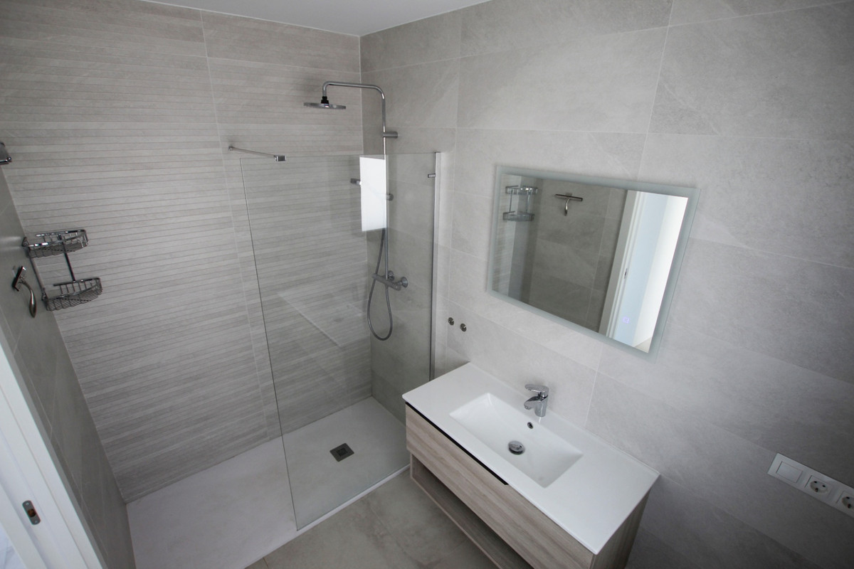 Se vende Villa - Chalet de 3 dormitorios en Costa Blanca, Alicante, España