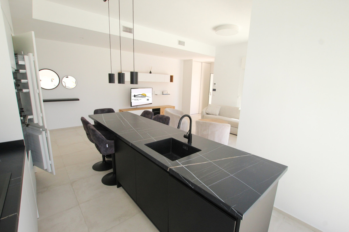 Se vende Villa - Chalet de 3 dormitorios en Costa Blanca, Alicante, España