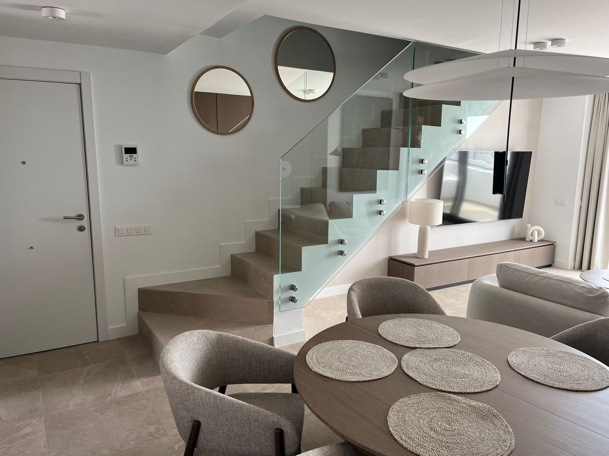 3 Bed Apartment for sale in Estepona Costa Del Sol, Málaga, Spain