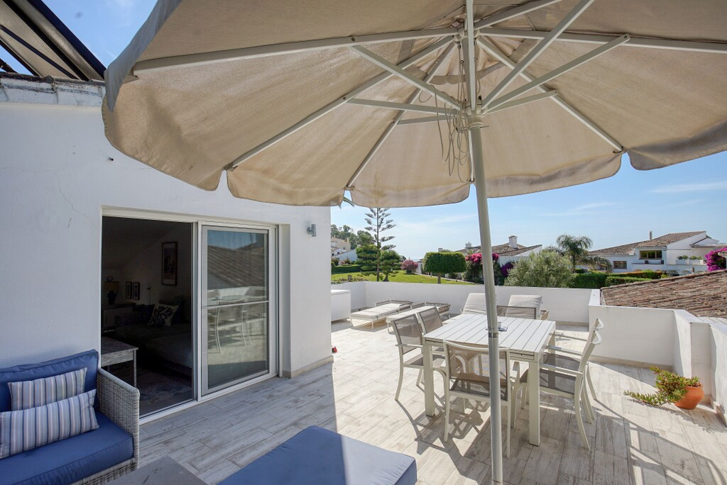 2 Bed Townhouse for sale in Estepona Costa Del Sol, Málaga, Spain