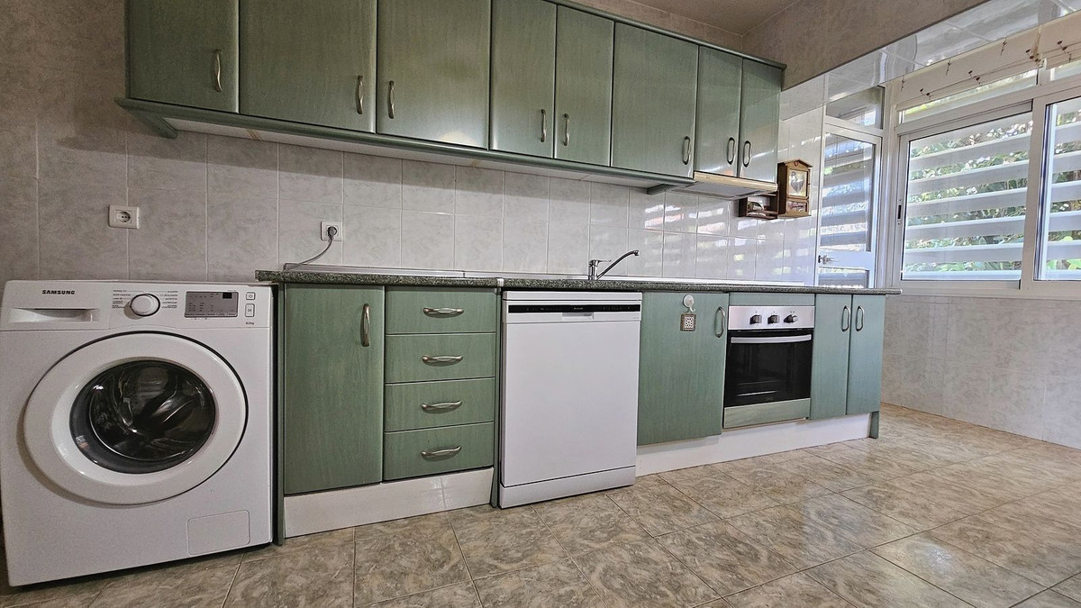 3 Bed Apartment for sale in La Carihuela Costa Del Sol, Málaga, Spain
