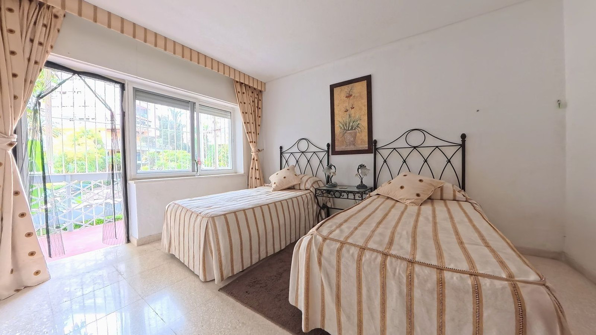 3 Bed Apartment for sale in La Carihuela Costa Del Sol, Málaga, Spain