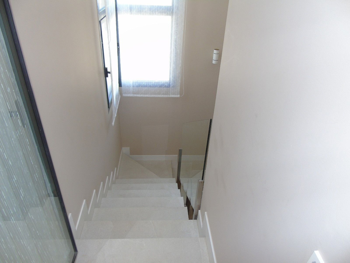 3 Bed Apartment for sale in Marbella Costa Del Sol, Málaga, Spain